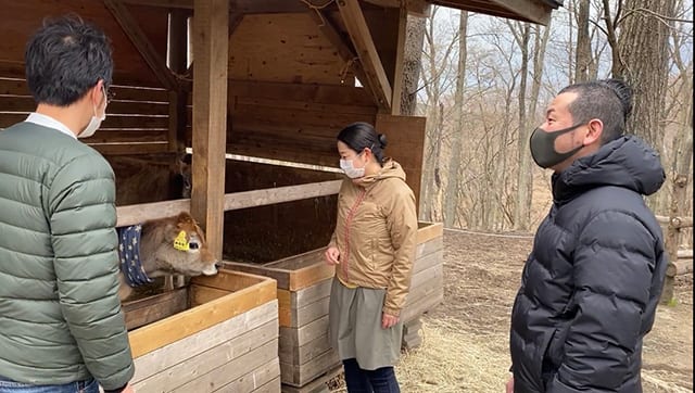 栃木県那須町の牧場を訪れた松田さん