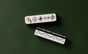 兵庫のお土産3選「あの宝塚のクッキーが！やっぱり箱もゴージャス」