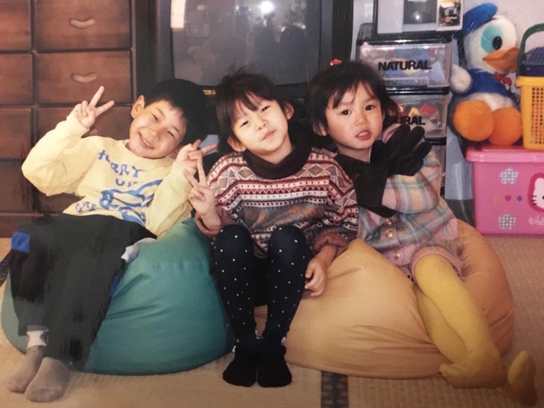 3人きょうだいの高木さん（右から菜那さん、美帆さん、お兄さま）