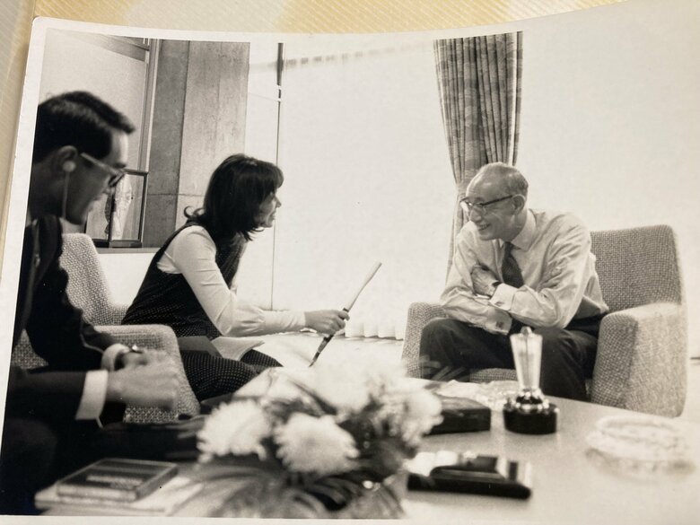 入社直後に当時の都知事だった美濃部氏へのインタビューを行った