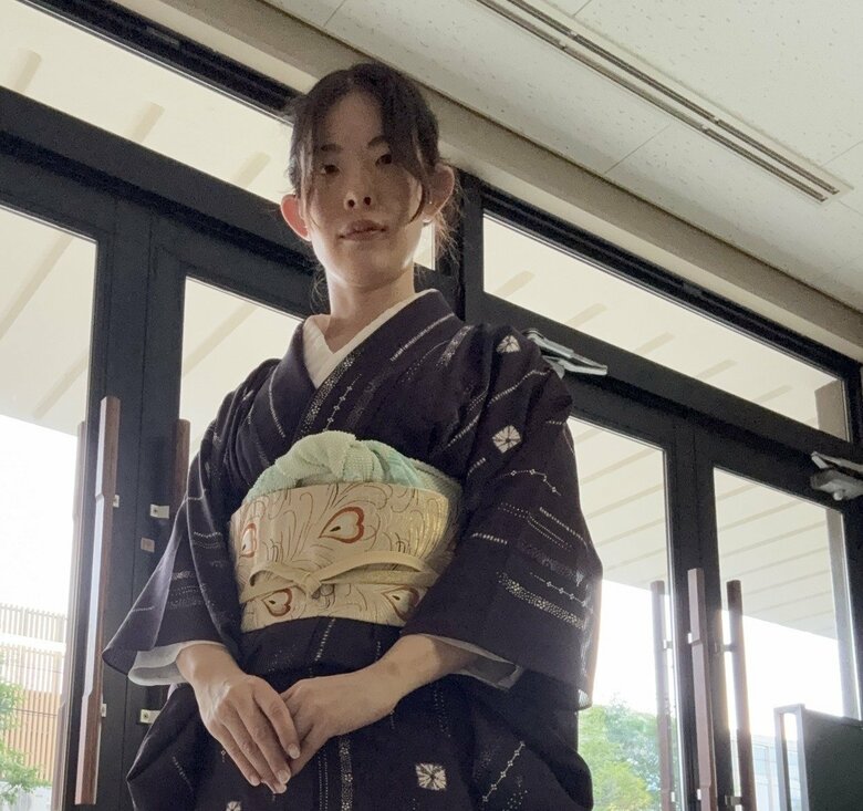 高校では被服科を卒業。着物も美しく着こなす佐藤さん