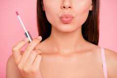 人気のリップコスメ「ティント」どこが魅力？ 口紅との違いや上手な使い方