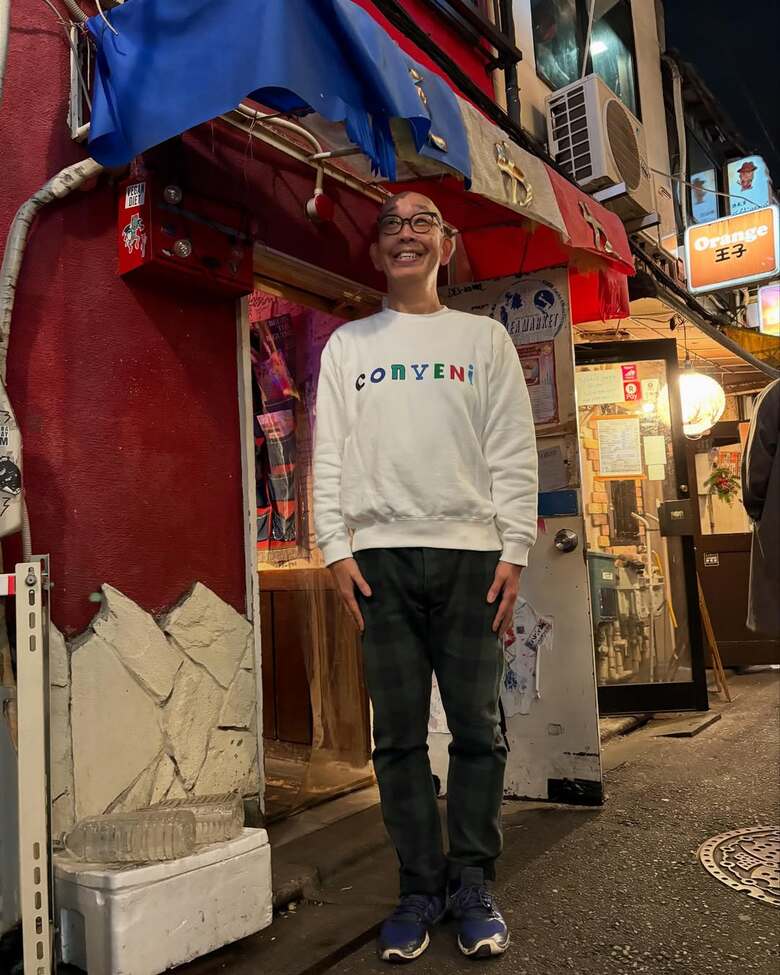 新宿ゴールデン街にて週1回店番をしている