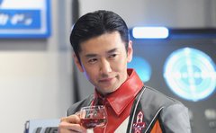 大浦龍宇一（55）小学校の学習指導補助員と俳優の「二足のわらじ生活」を続ける知られざる理由