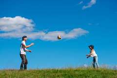 遊び方がわからないパパ「意外な特技」に子どもがハマって〝大の仲良し〟に!!