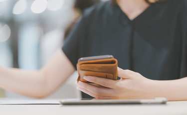 「予定を確認する」と言ったきり返信が途絶えた…友人に真意を聞くべきか？