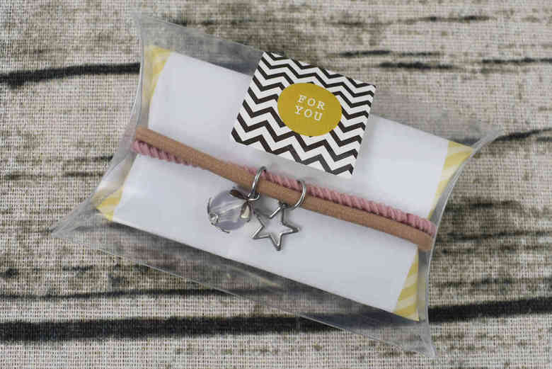 セリアのおすすめ商品「デザインシール付き CLEAR BOX」の実物画像