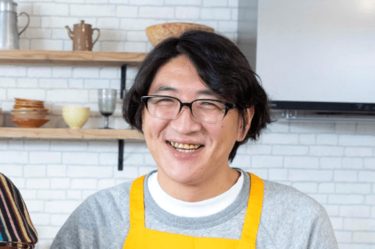 「主夫なんてかわいそう」と言われた放送作家が「秘密結社・主夫の友」を結成して活動を始めた訳