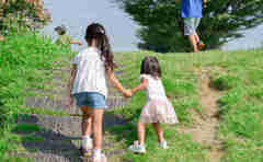 上の子が下の子の相手をしない…放置すると将来のきょうだい仲に悪影響が⁉︎