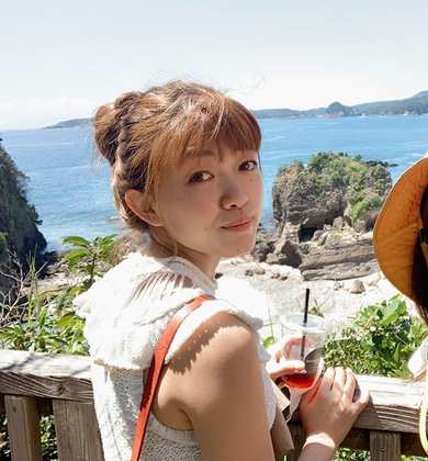 平成生まれの女性が語る 80万個ヒットの昭和レトログラス復刻秘話