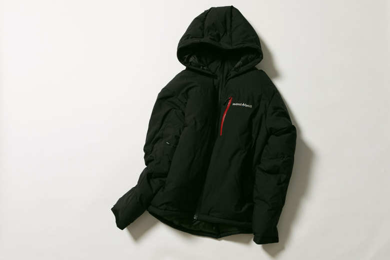 ブラックのほか、ブルーブラック、トパーズ（黄色）の３色展開