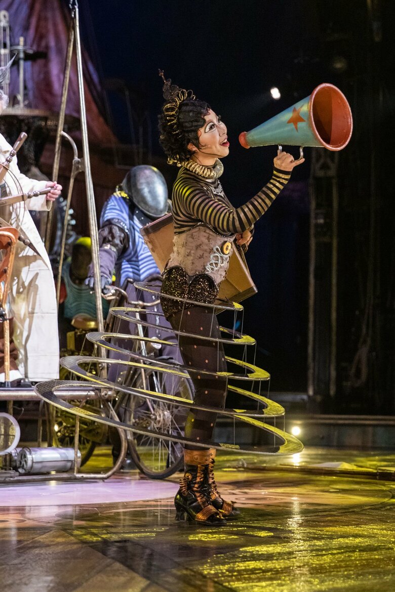 アクロバットな動きはない役だが、動きや表情のつくりかたはダンスの経験が役立ったそうⒸMathew Tsang