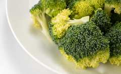 ブロッコリーを究極においしくする調理法「茹でるよりも…」