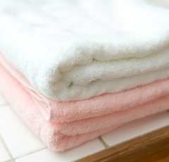 夫が使用済みバスタオルで子供を拭いた!!目撃した妻は…