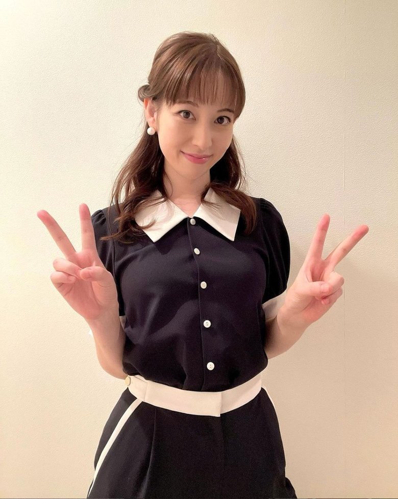 アナウンサーとしてお仕事の日。束の間の休憩に1枚