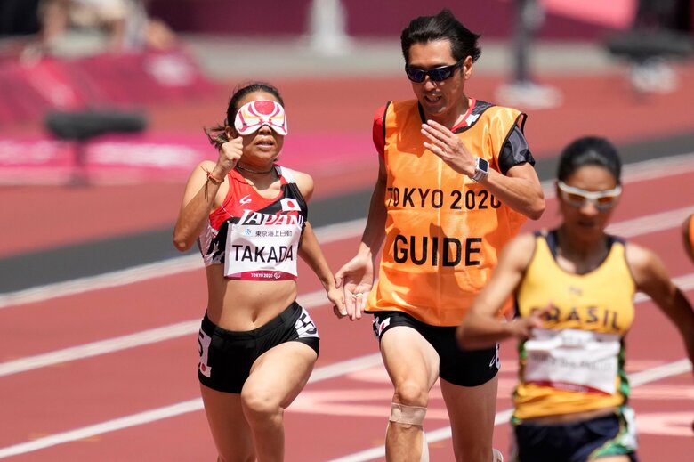 100m走はコーラーとともに走り抜く