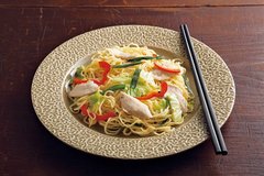 ささみとにらのエスニック焼きそばのレシピ