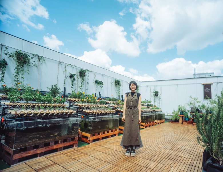 2022年4月、ビルの屋上に「アクアポニックス栽培」を採用した循環型農福連携ファーム「AGRIKO FARM 桜新町」を開設。2023年9月には白金に二か所目の拠点もオープンした（写真は白金）