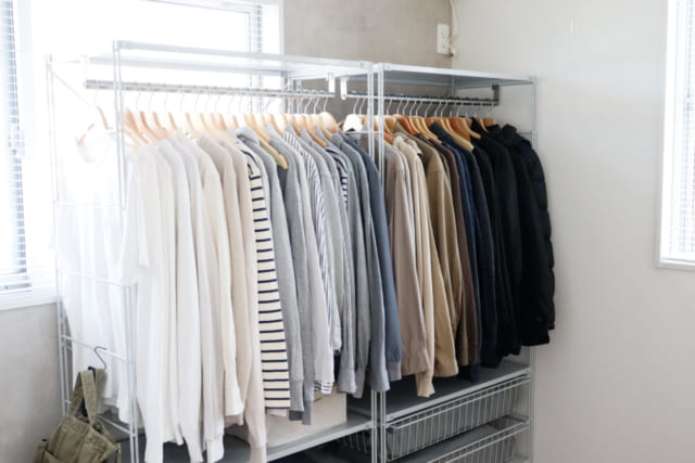 整理された衣類クローゼット