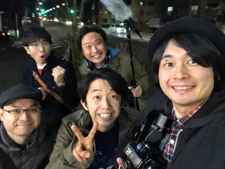 撮影に関わる仲間たちと