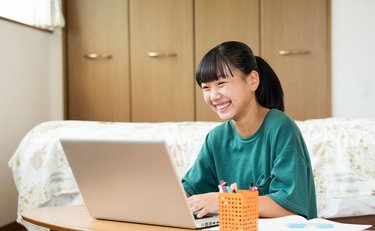 不登校児がアバターを使ってプログラムに参加 オンラインの学びで子どもはどう変わる？