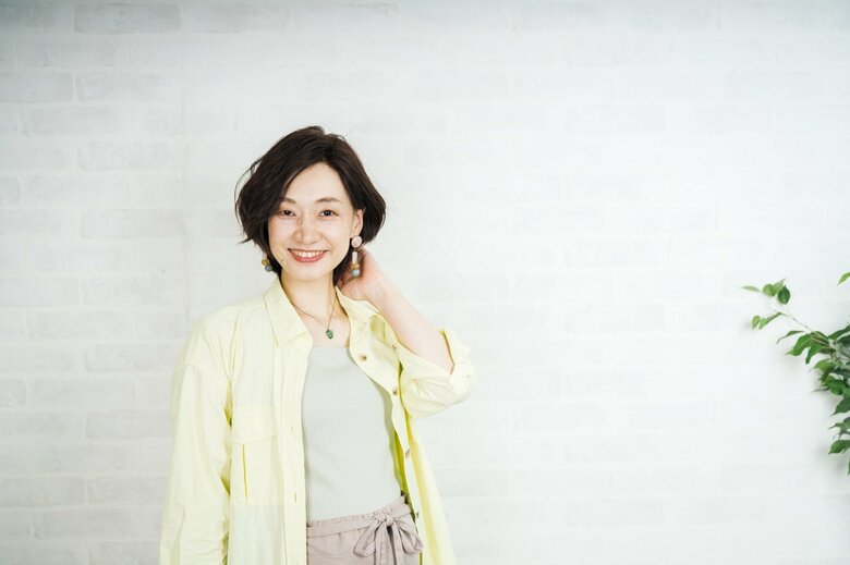 ヘッドスカーフモデルとしてウィッグで撮影（撮影／イシヅカマコト）