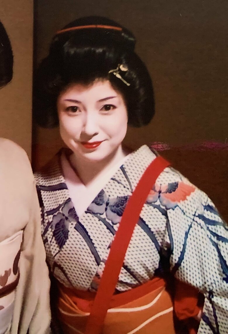 新橋での芸者時代に日本髪のカツラを着用していた光子さん