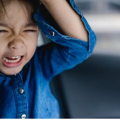 「お兄ちゃんと一緒じゃなきゃ嫌!!」下の子の〝むき出し対抗心〟どう対処する？