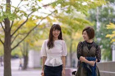 〝それほど親しくないママ友〟と公園でバッタリ…交流すべき？みんなどうする？