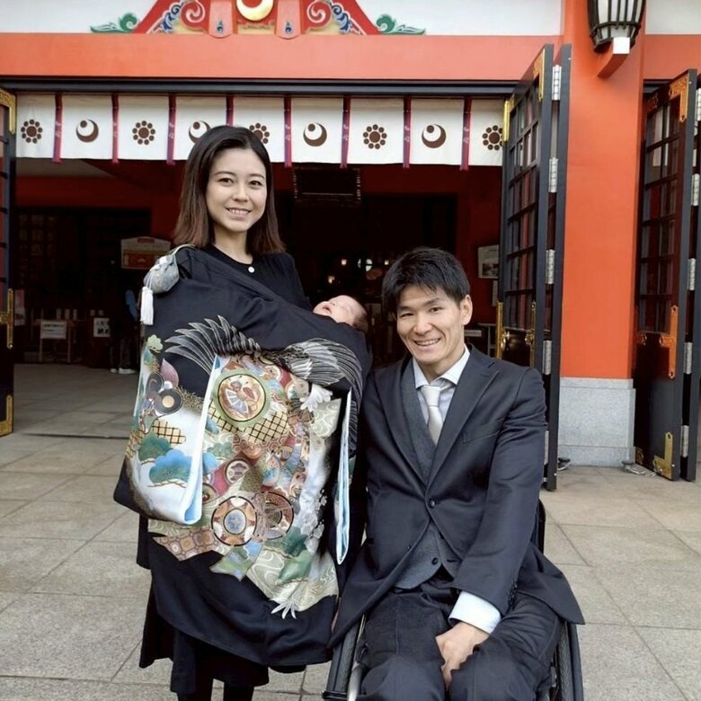 両親とともにお宮参りへ