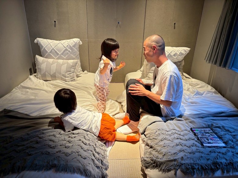 寝かしつけも楽しそうな山名さん