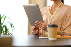 綺麗事だけじゃ仕事は選べない⁉︎高収入・福利厚生・やりがい…母の再就職で重視すべき 条件