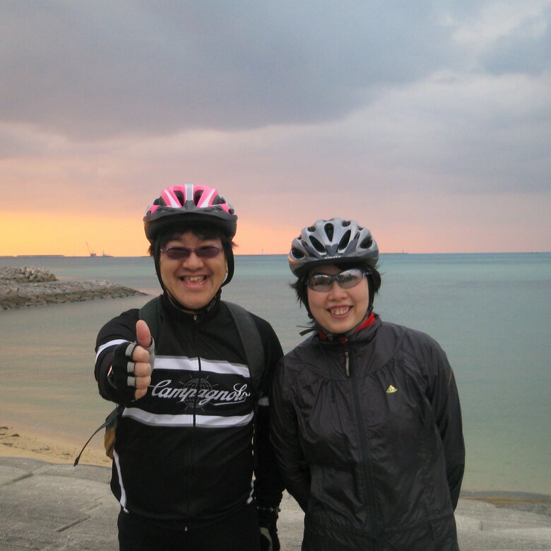 夫婦共通の趣味は自転車。08年、石垣島のイベントに参加したとき
