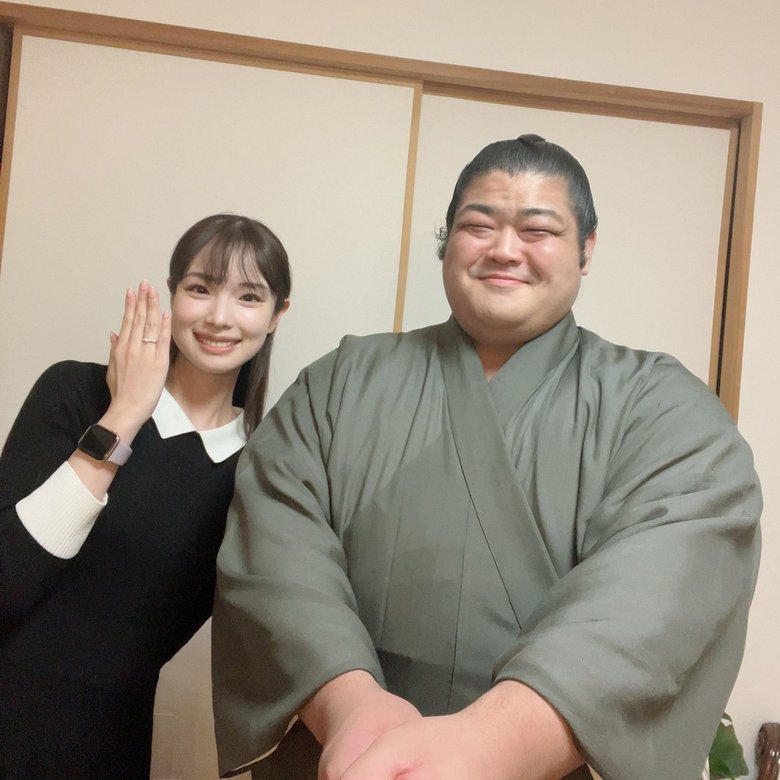 2022年に志摩ノ海さんと結婚した天咲さん。「会って話をしていくうちに人柄に惹かれました」という