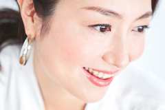 「まぶたには色でなく〇〇を盛る！」予約が取れない人気講師の【30代美人メイクの正解】