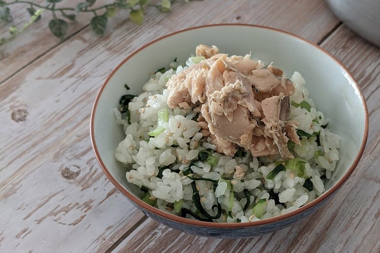 【アレンジメニュー2】ほぐしたシャケのせ