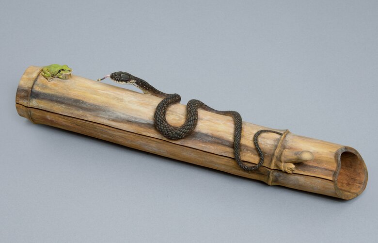 2023年　木彫蛙と蛇