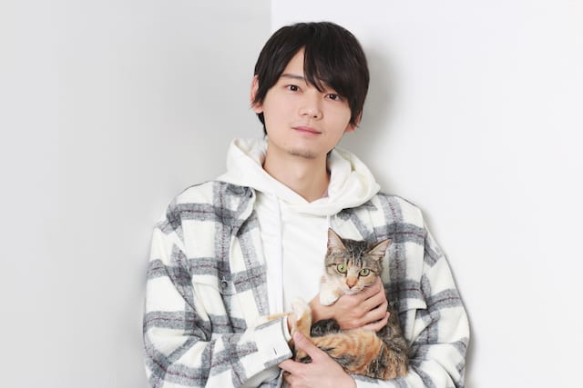 猫と一緒に取材に応じてくれた古川雄輝さん