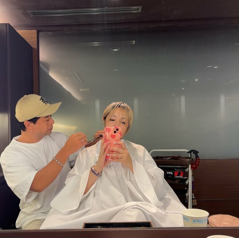 20年お世話になっているという美容師さんと希良梨さん