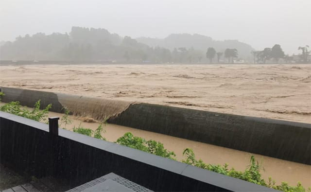 熊本豪雨での球磨川の様子