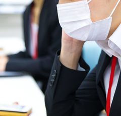 職場で「ズル休み」疑惑も… 体調不良で欠勤したらどう謝るべき？