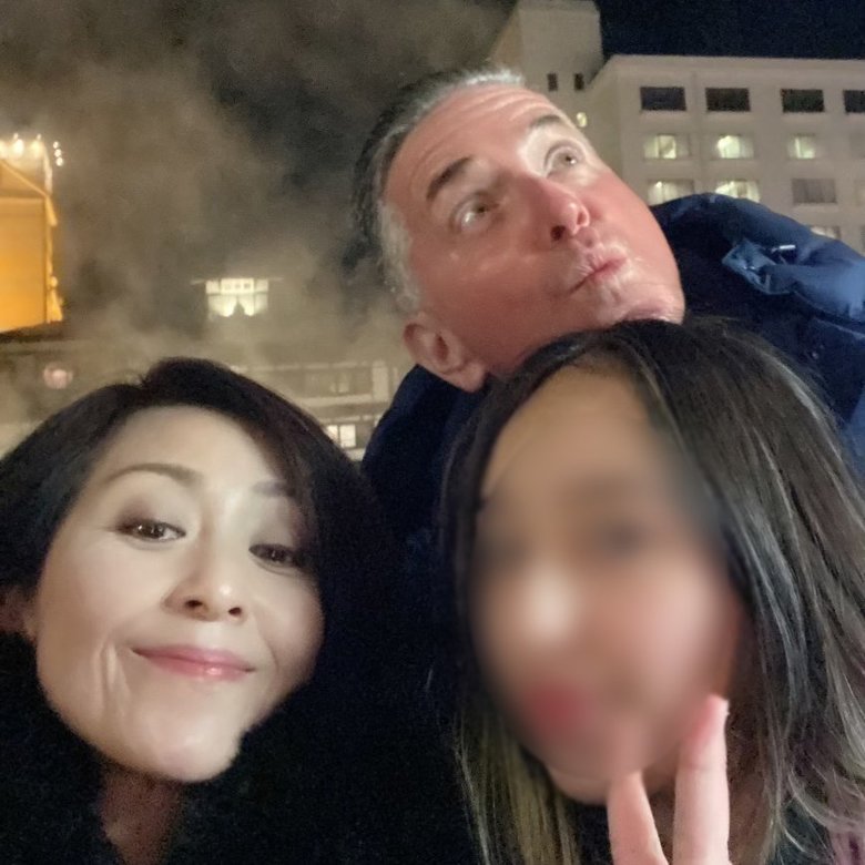 仲のよさが伝わる家族ショット。今や娘さんは14歳