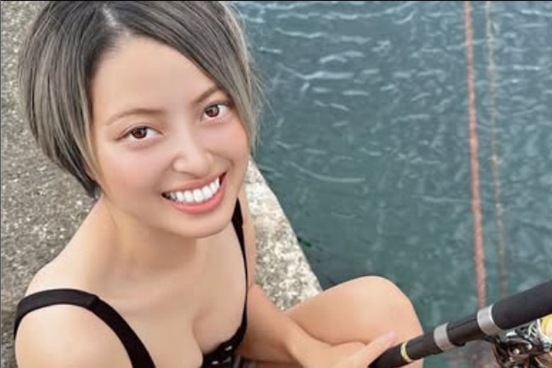 島の人々に愛されながら、移住前から趣味だった釣りなどをして生活している