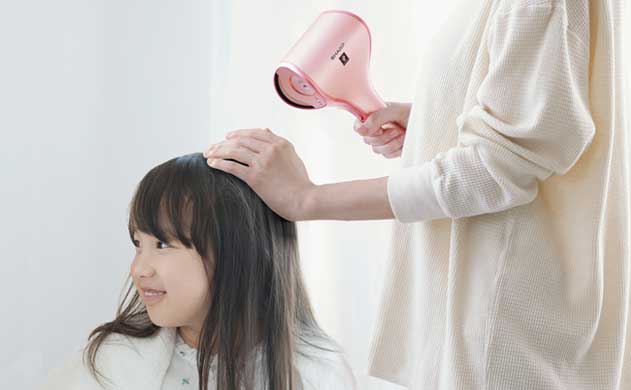 ▲センシングして吹き出す風の温度を55℃以下にキープする