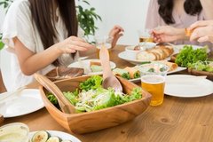 お昼ご飯は一人でゆっくり食べたいのに…角を立てないランチの断り方