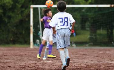 子供のヘディング禁止？サッカー協会のガイドラインの中身とは