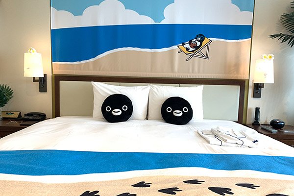 現在、ビーチ&リゾートをコンセプトにした「Suicaのペンギンルーム」を展開中
