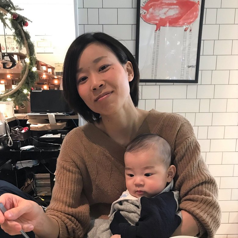 子どもとの時間を楽しむワークスアプリケーションズの女性社員