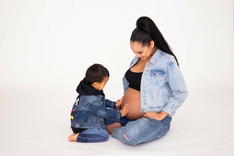 次男を自宅で出産したエリアナさん。長男に「お産を見せてあげたい」との思いがあったのだそう