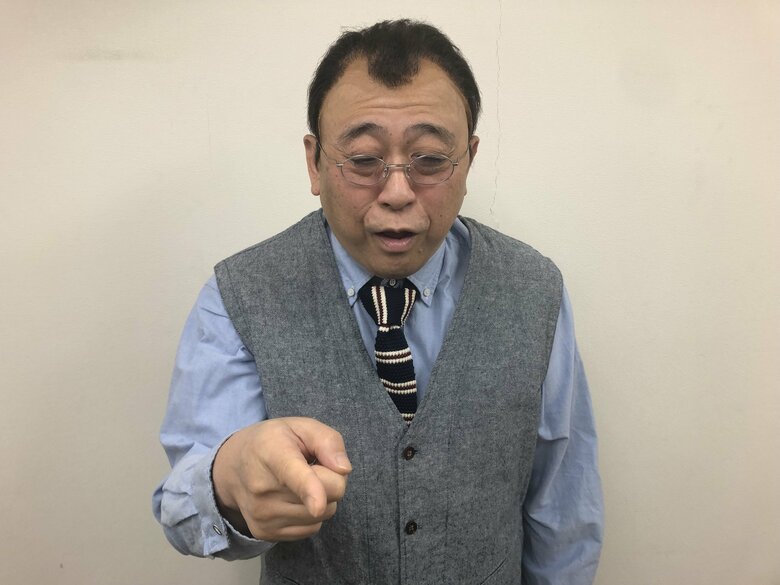 笑福亭鶴瓶さんのものまねをするコージーさん